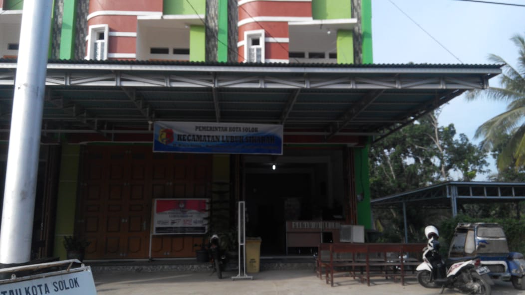 kantor camat Lubuk Sikarah