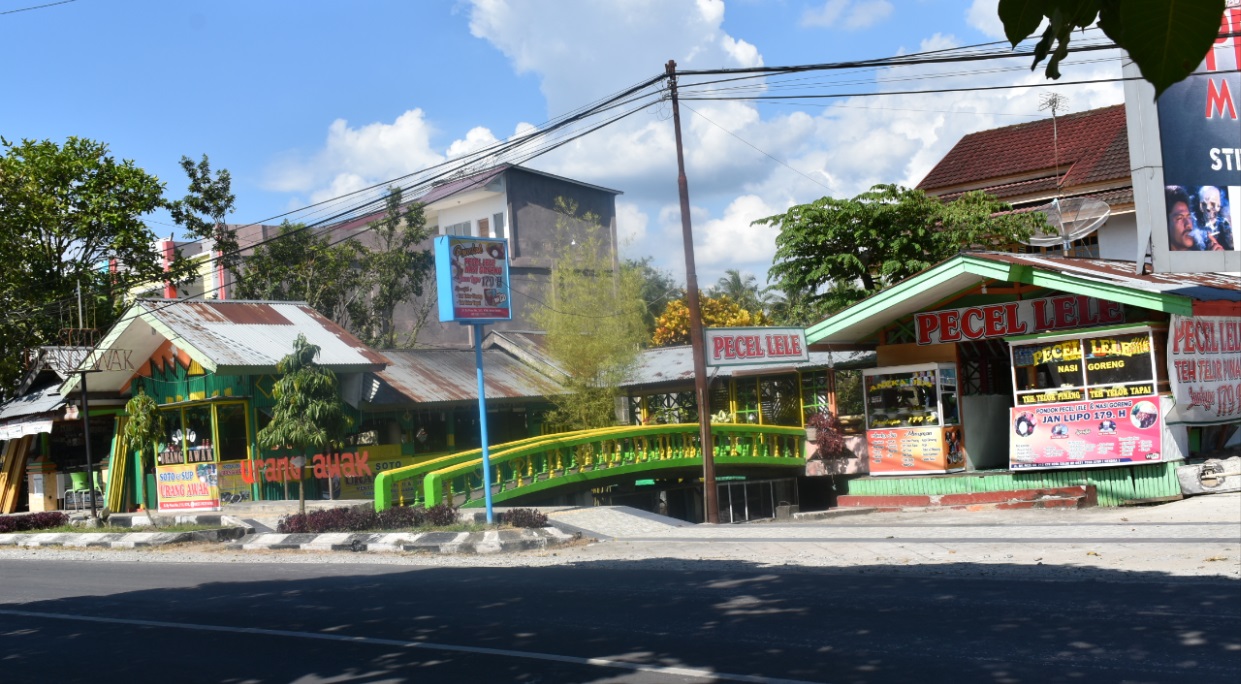 SOTO URANG AWAK DAN PONDOK PECEL LELE