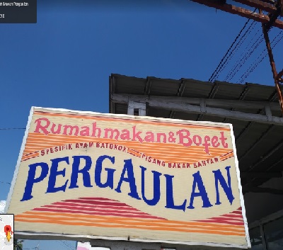 RUMAH  MAKAN PERGAULLAN